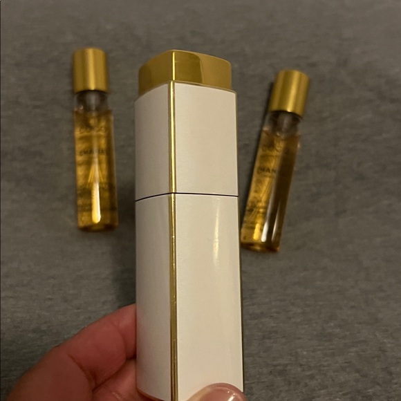 CHANEL Coco Mademoiselle Twist and Spray Set - Gold and White - Picture 5 of 6